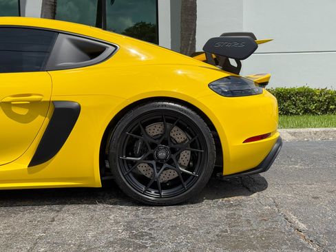 Used 2025 Porsche 718 Cayman GT4 RS RWD image 14