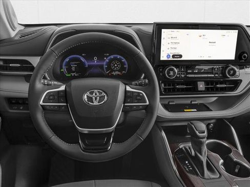 New 2025 Toyota Highlander Platinum image 4