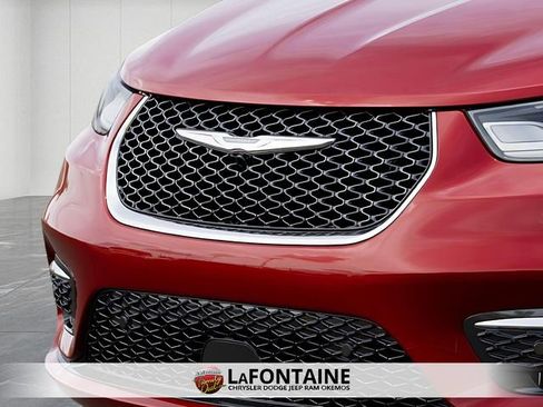 New 2026 Chrysler Pacifica Select AWD/4WD image 11