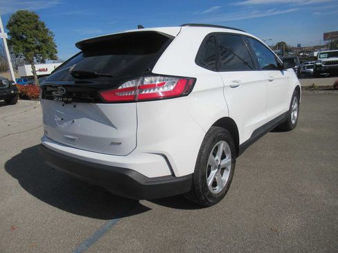 Used 2022 Ford Edge SE image 5