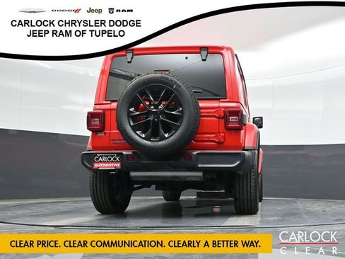 Used 2025 Jeep Wrangler Sahara AWD/4WD image 33