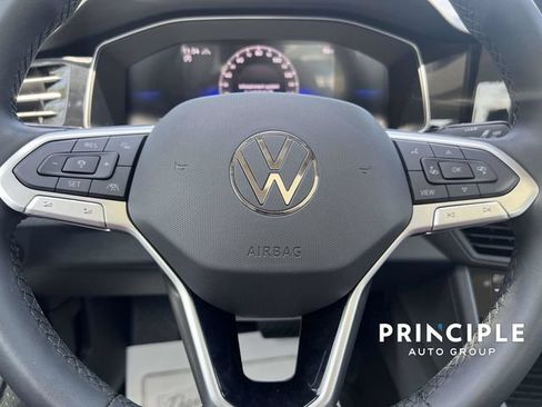 Used 2026 Volkswagen Jetta SE FWD image 18