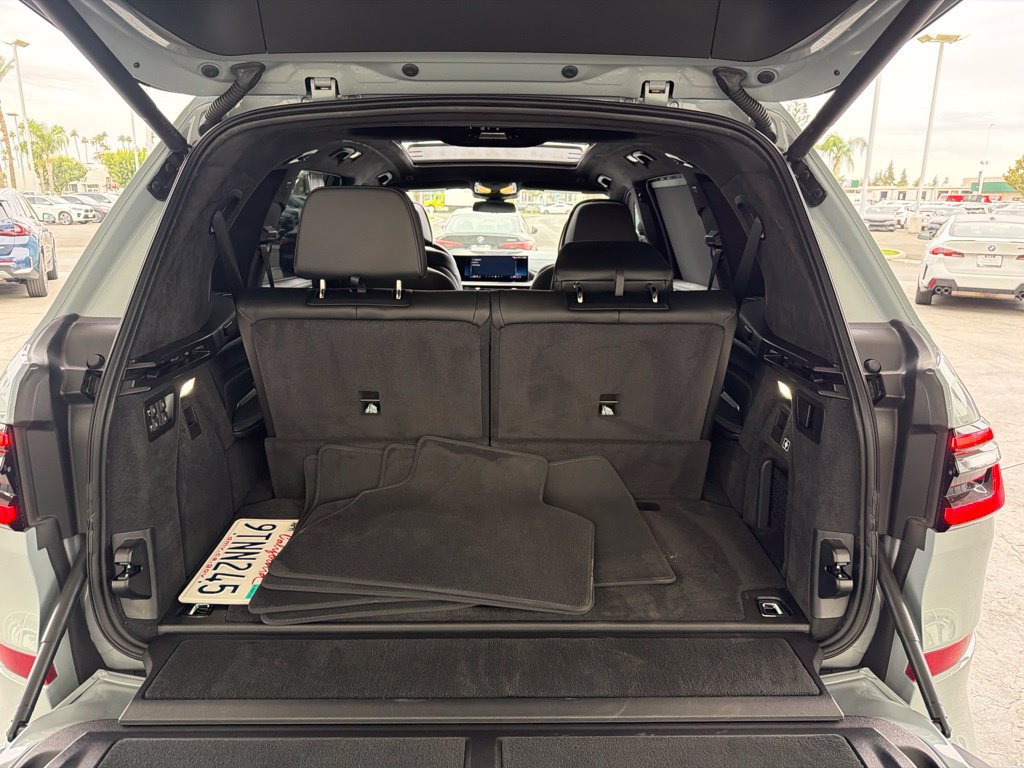 Used 2025 BMW X7 M60i AWD/4WD image 25