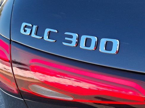 Used 2026 Mercedes-Benz GLC 300 4MATIC image 31