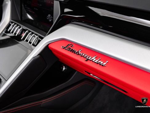 Used 2019 Lamborghini Urus image 48