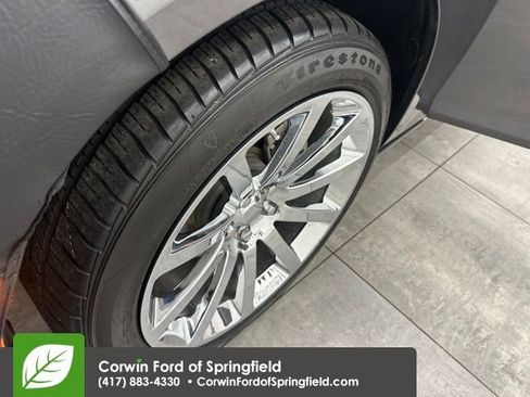 Used 2022 Chrysler 300 Touring w/ Sport Appearance Package image 36