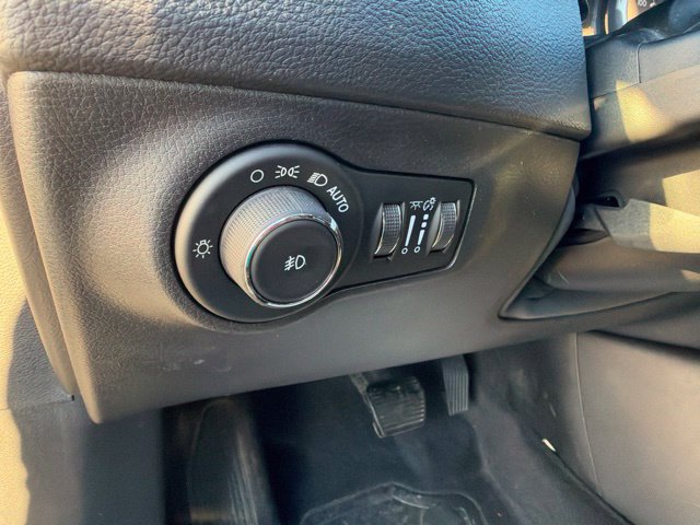 Used 2018 Jeep Compass Limited AWD/4WD image 18
