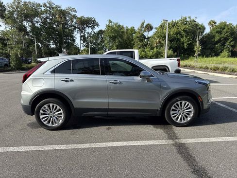 Used 2024 Cadillac XT4 Luxury w/ Cold Weather Package FWD image 2