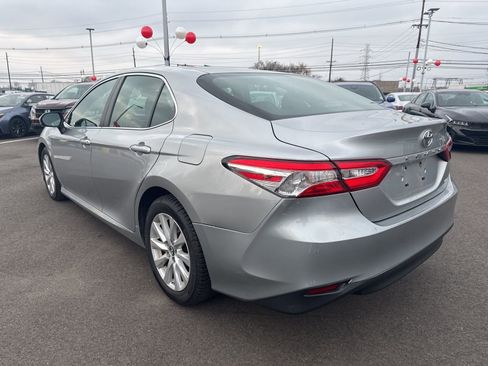 Used 2018 Toyota Camry LE image 7