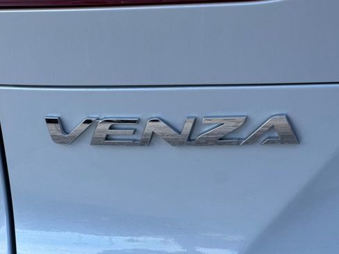 Certified 2024 Toyota Venza LE image 27