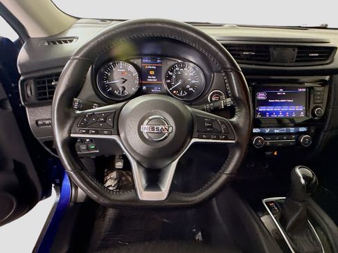 Used 2018 Nissan Rogue SV image 13
