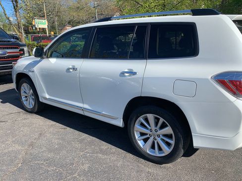 Used 2013 Toyota Highlander Limited AWD/4WD image 6