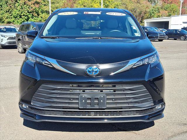 Certified 2025 Toyota Sienna XLE w/ XLE Plus Package AWD/4WD image 29