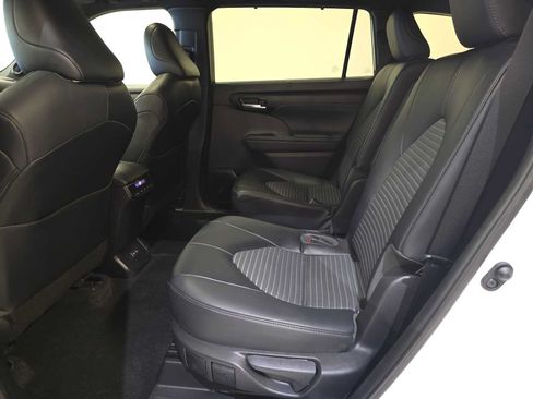 Used 2023 Toyota Highlander XSE AWD/4WD image 23