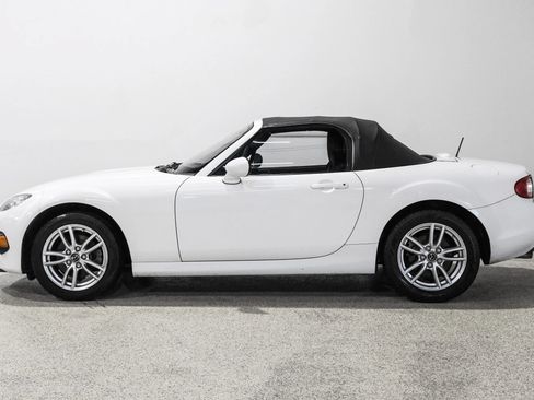 Used 2013 MAZDA MX-5 Miata Sport RWD image 8