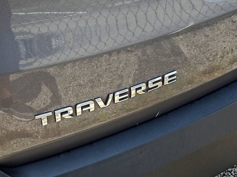 Used 2021 Chevrolet Traverse LS FWD image 10