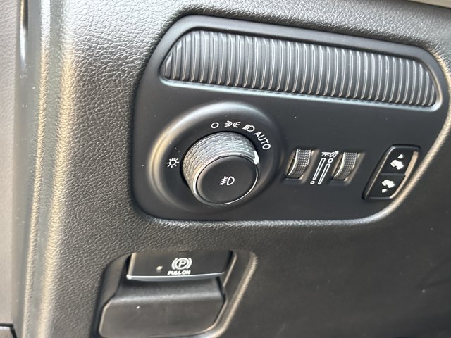 Used 2024 Jeep Wagoneer Series II w/ Flexible Seating Group RWD image 25