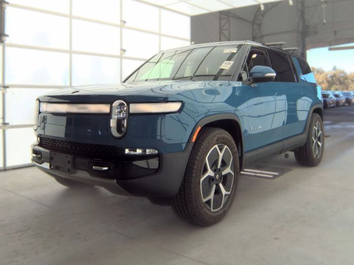 Used 2024 Rivian R1S Adventure Dual AWD/4WD image 2