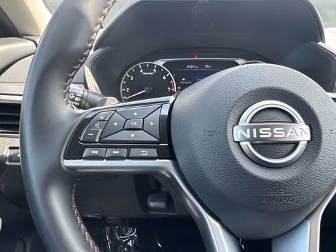 Used 2025 Nissan Altima 2.5 SR FWD image 14
