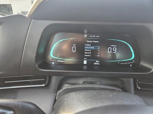 Used 2025 Hyundai Elantra Sport image 19