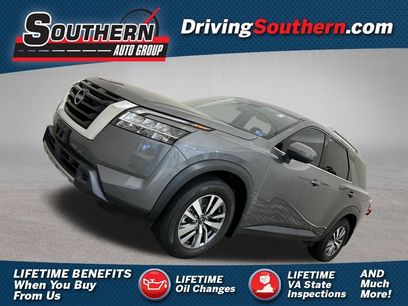 Used 2023 Nissan Pathfinder SL