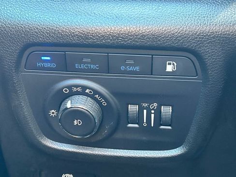 Used 2023 Jeep Grand Cherokee Overland w/ Advanced Protech Group III AWD/4WD image 30