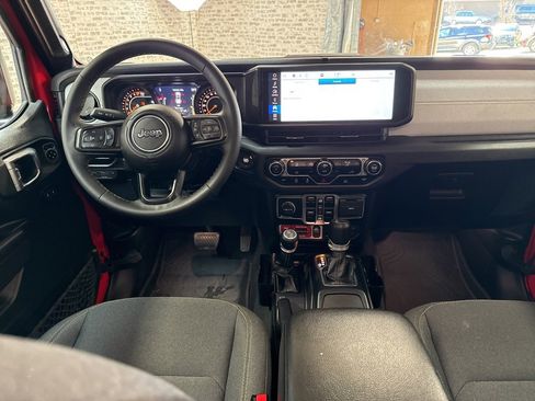 Used 2024 Jeep Gladiator Willys image 14