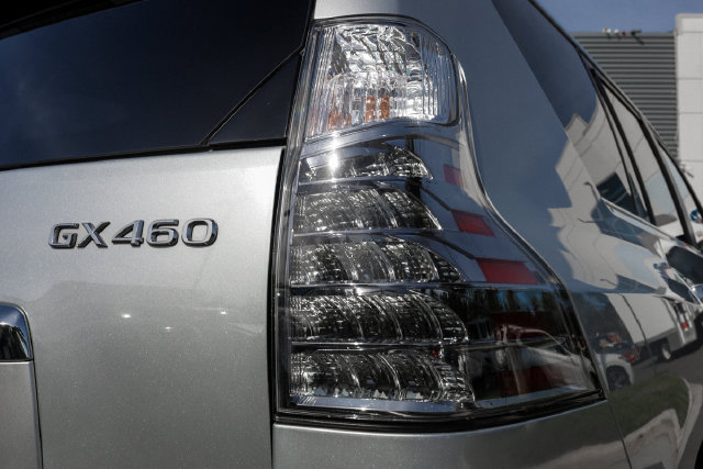Used 2016 Lexus GX 460 w/ Premium Package AWD/4WD image 21