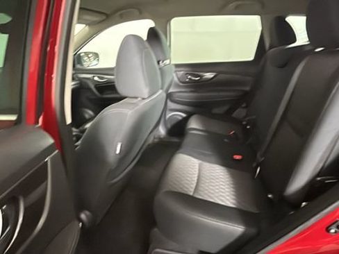 Used 2020 Nissan Rogue S FWD image 25