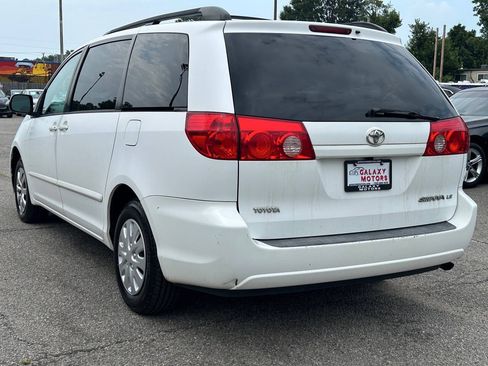 Used 2009 Toyota Sienna LE FWD image 5