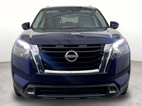 Used 2025 Nissan Pathfinder SV FWD image 5