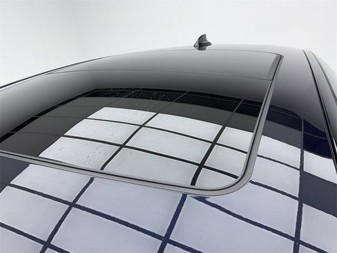 Used 2023 BMW X4 xDrive30i w/ M Sport Package image 13