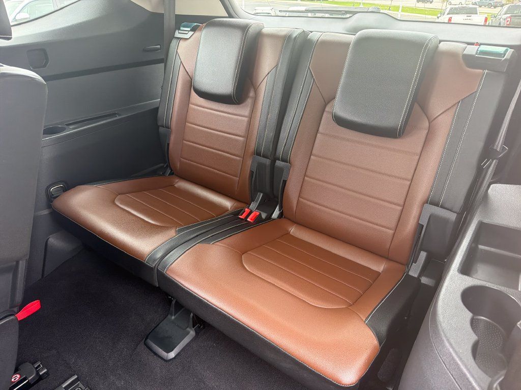 Used 2023 Volkswagen Atlas SEL Premium AWD/4WD image 25