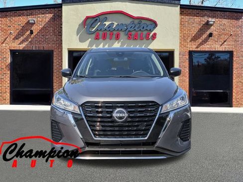 Used 2023 Nissan Kicks S FWD image 10