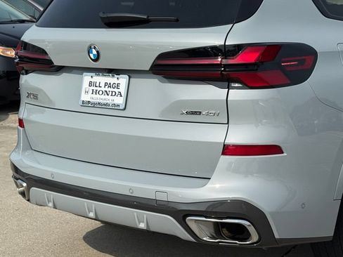 Used 2024 BMW X5 xDrive40i w/ M Sport Package AWD/4WD image 8