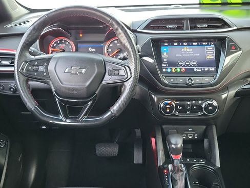 Used 2023 Chevrolet TrailBlazer RS w/ Sun and Liftgate Package image 6