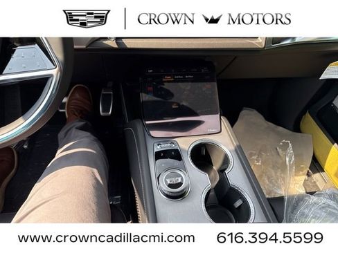 New 2026 Cadillac Vistiq Sport image 26