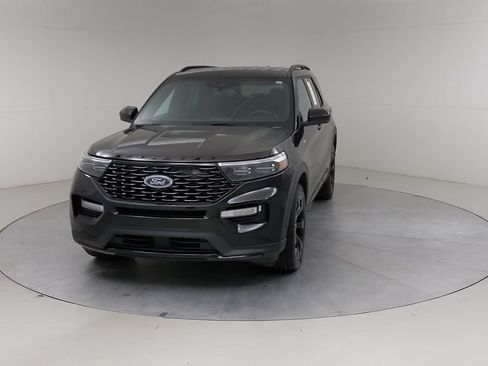 Certified 2023 Ford Explorer ST-Line AWD/4WD image 9