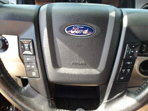 Used 2017 Ford Expedition XLT w/ Equipment Group 202A RWD image 20