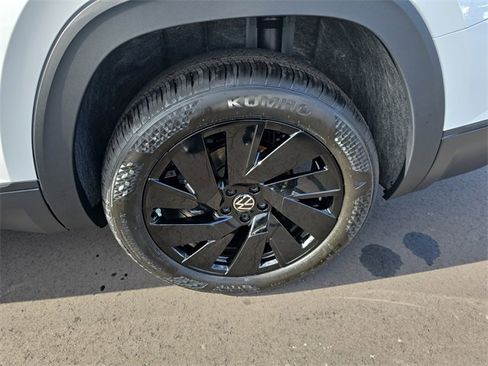 New 2026 Volkswagen Atlas SE image 28