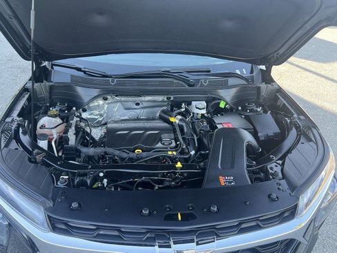 Used 2025 Chevrolet Trax LT image 29