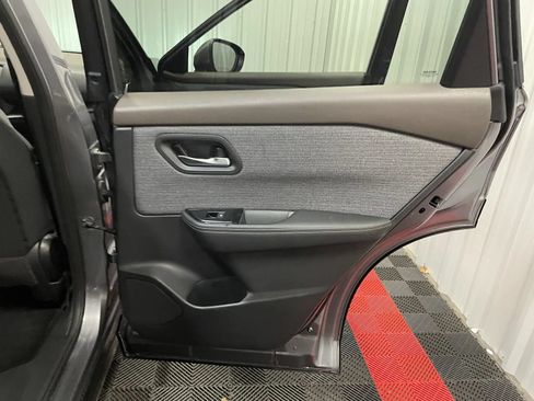 Used 2023 Nissan Rogue SV FWD image 39