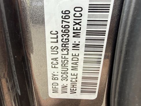Used 2024 RAM 2500 Laramie AWD/4WD image 35