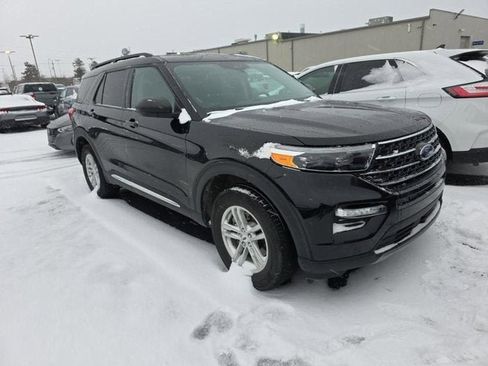 Used 2023 Ford Explorer XLT w/ Equipment Group 202A image 2