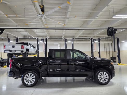Used 2023 Chevrolet Silverado 1500 Custom image 8