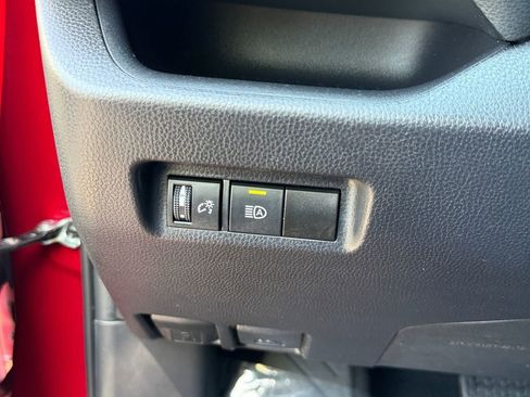 Used 2025 Toyota RAV4 LE image 31