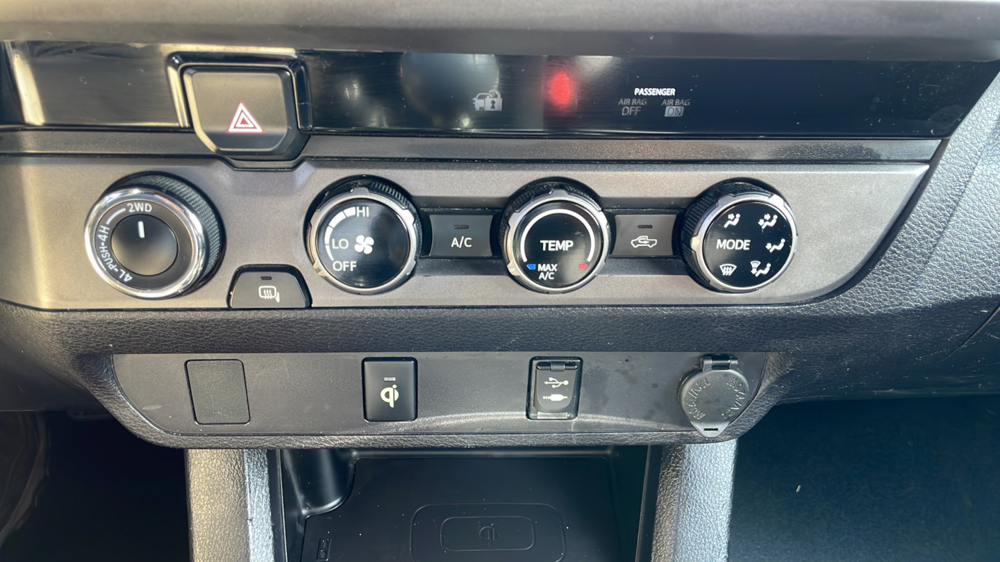Certified 2017 Toyota Tacoma TRD Sport w/ Tow Package AWD/4WD image 24