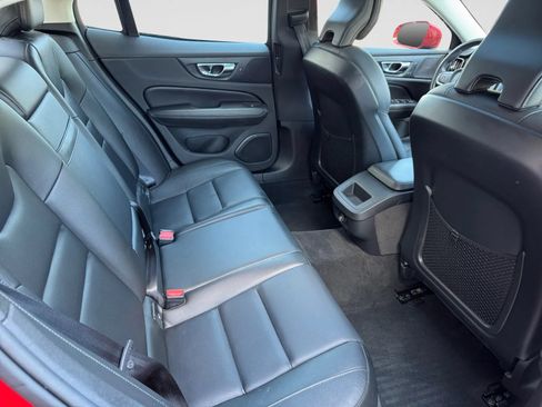 Used 2020 Volvo S60 T5 Momentum FWD image 21