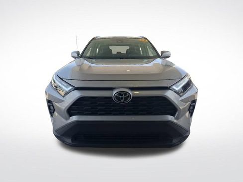 Used 2022 Toyota RAV4 XLE Premium FWD image 3