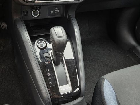 Used 2025 Nissan Versa SV FWD image 12